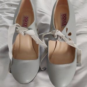 Size 11 heels Dolce by Mojo Moxy Grey color